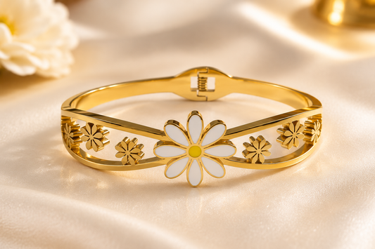 Daisy Gold Bangle
