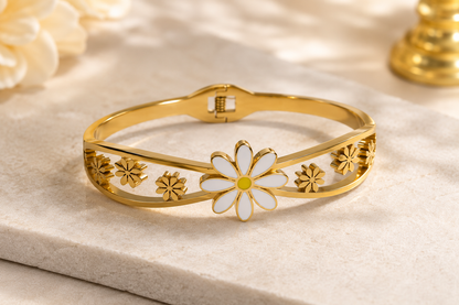 Daisy Gold Bangle
